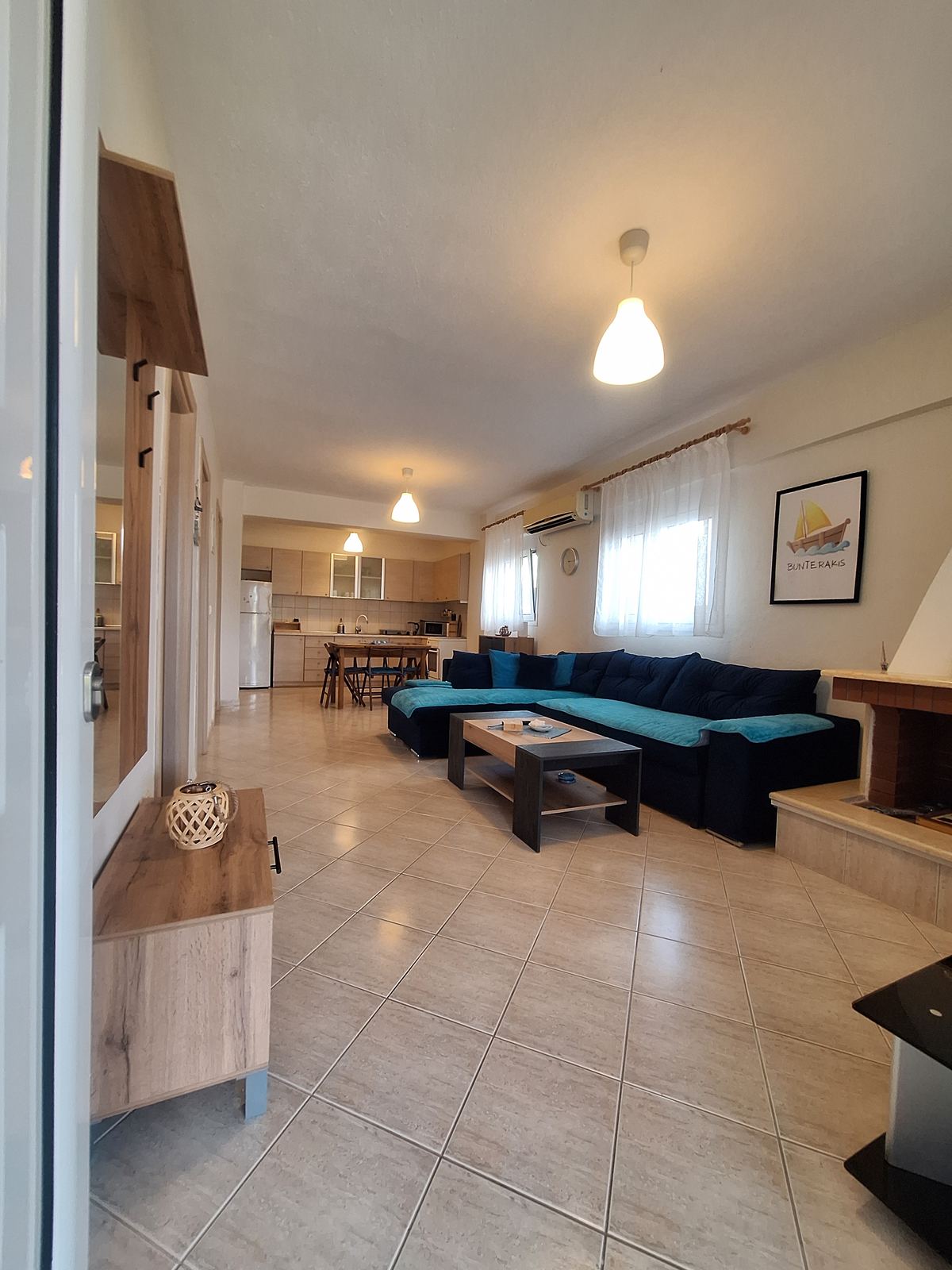 Bunterakis 1 living room and kitchen