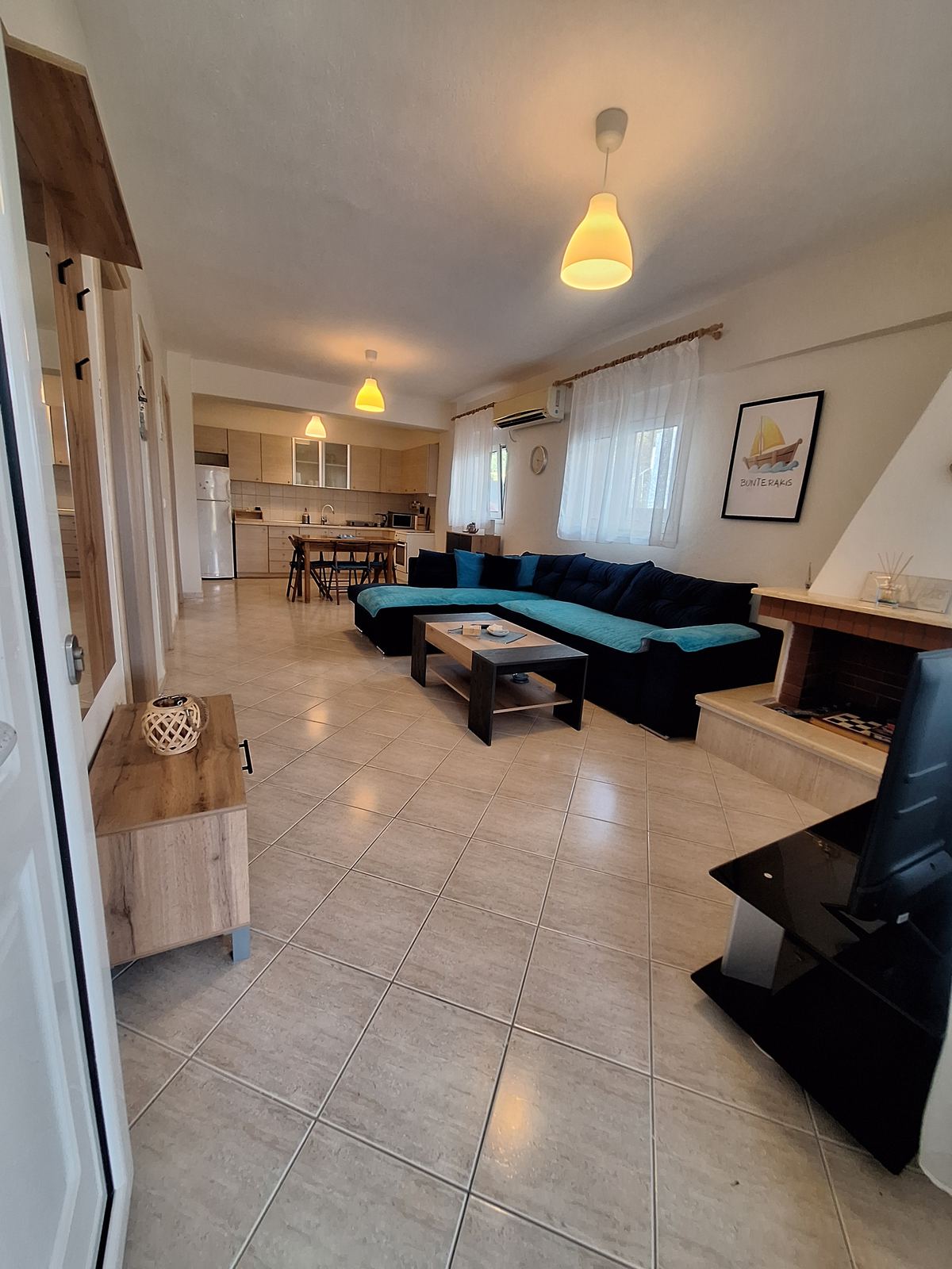 Bunterakis 1 living room