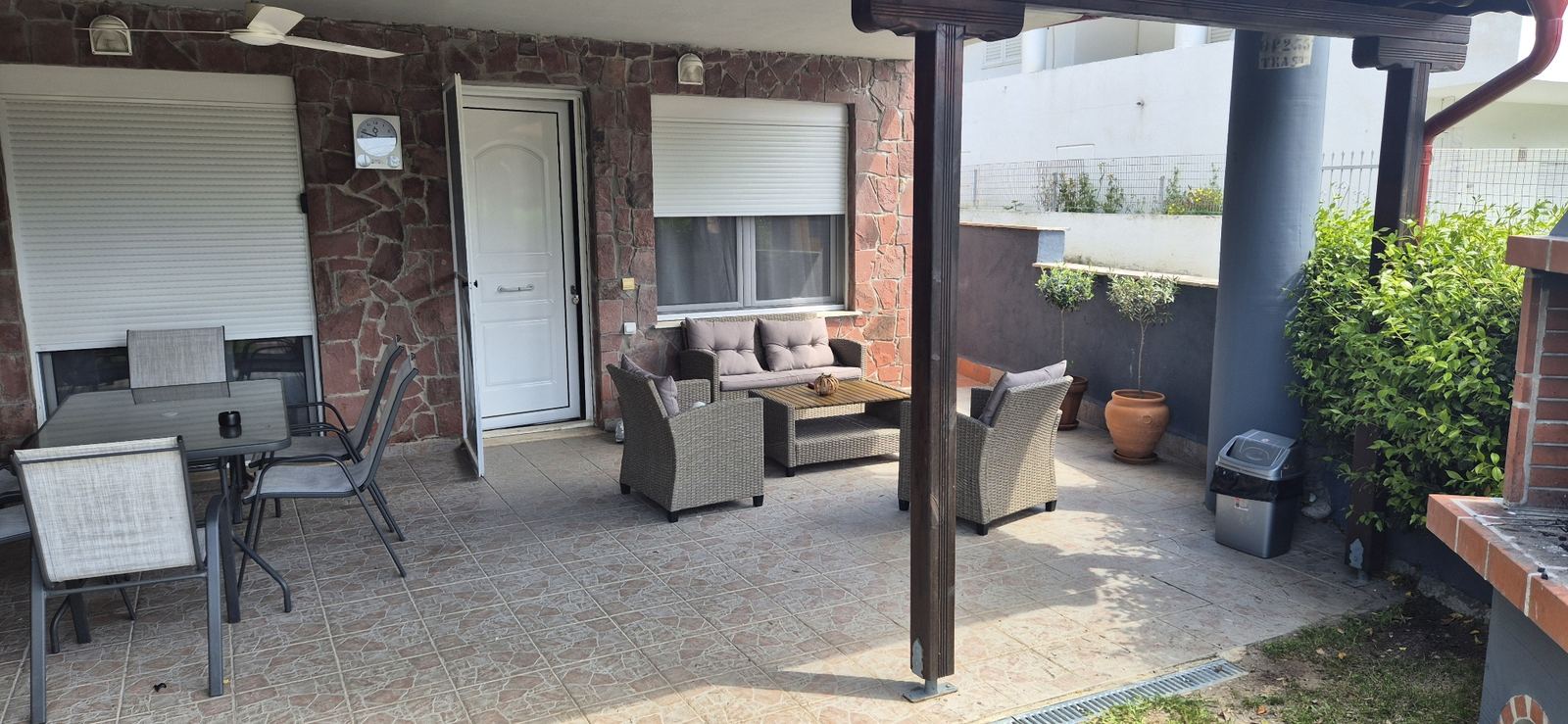 Bunterakis 1 terrace seating