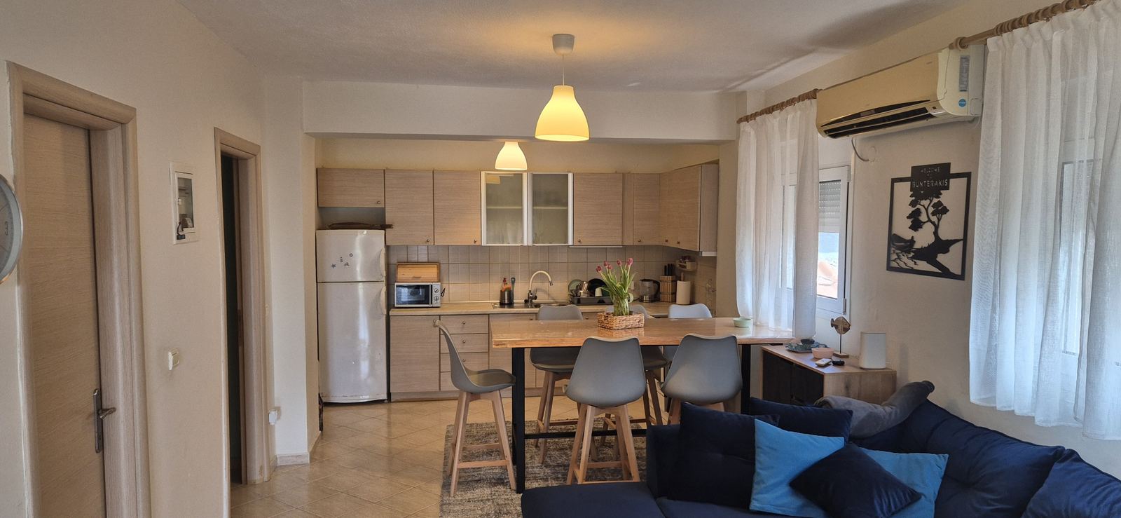 Bunterakis 1 dining and kitchen