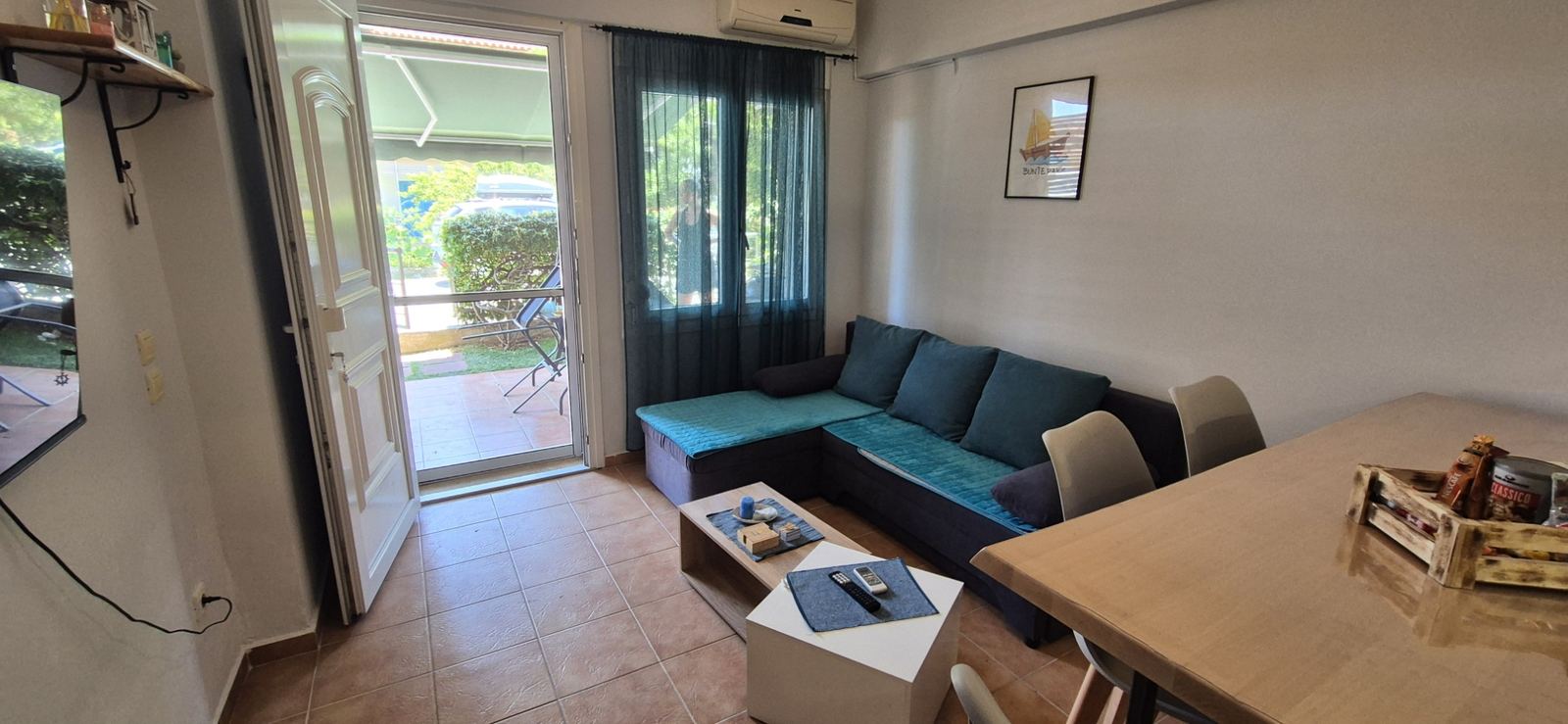 Bunterakis 2 living area and terrace access